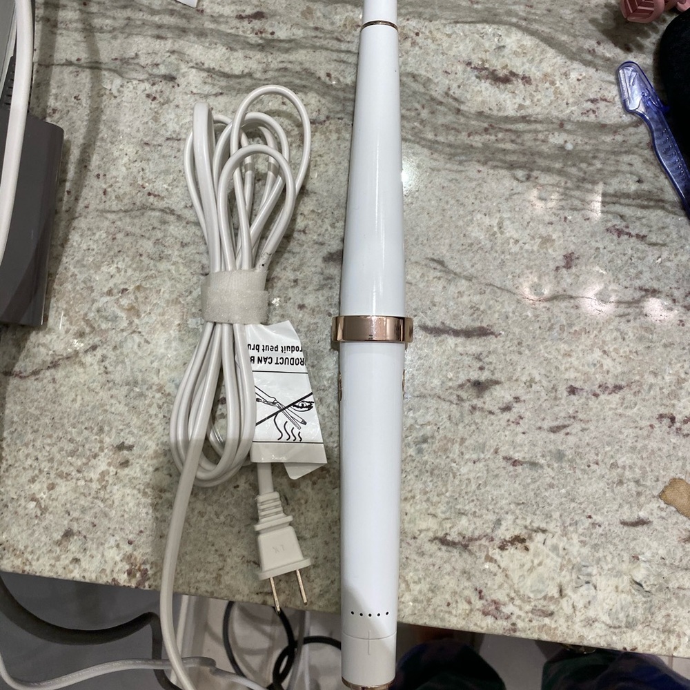 T3 tapered barrel curling iron